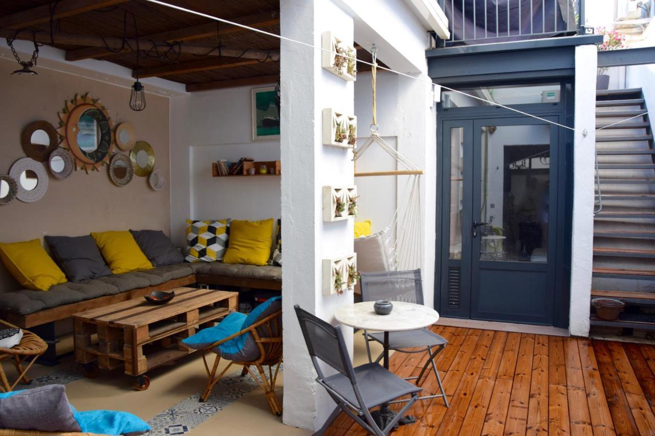 Le Petit Patio Panzió Aigues-Mortes Kültér fotó