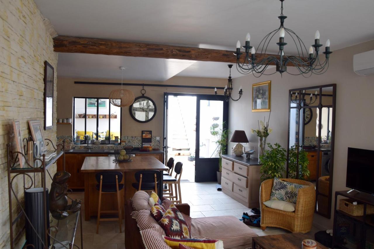 Le Petit Patio Panzió Aigues-Mortes Kültér fotó