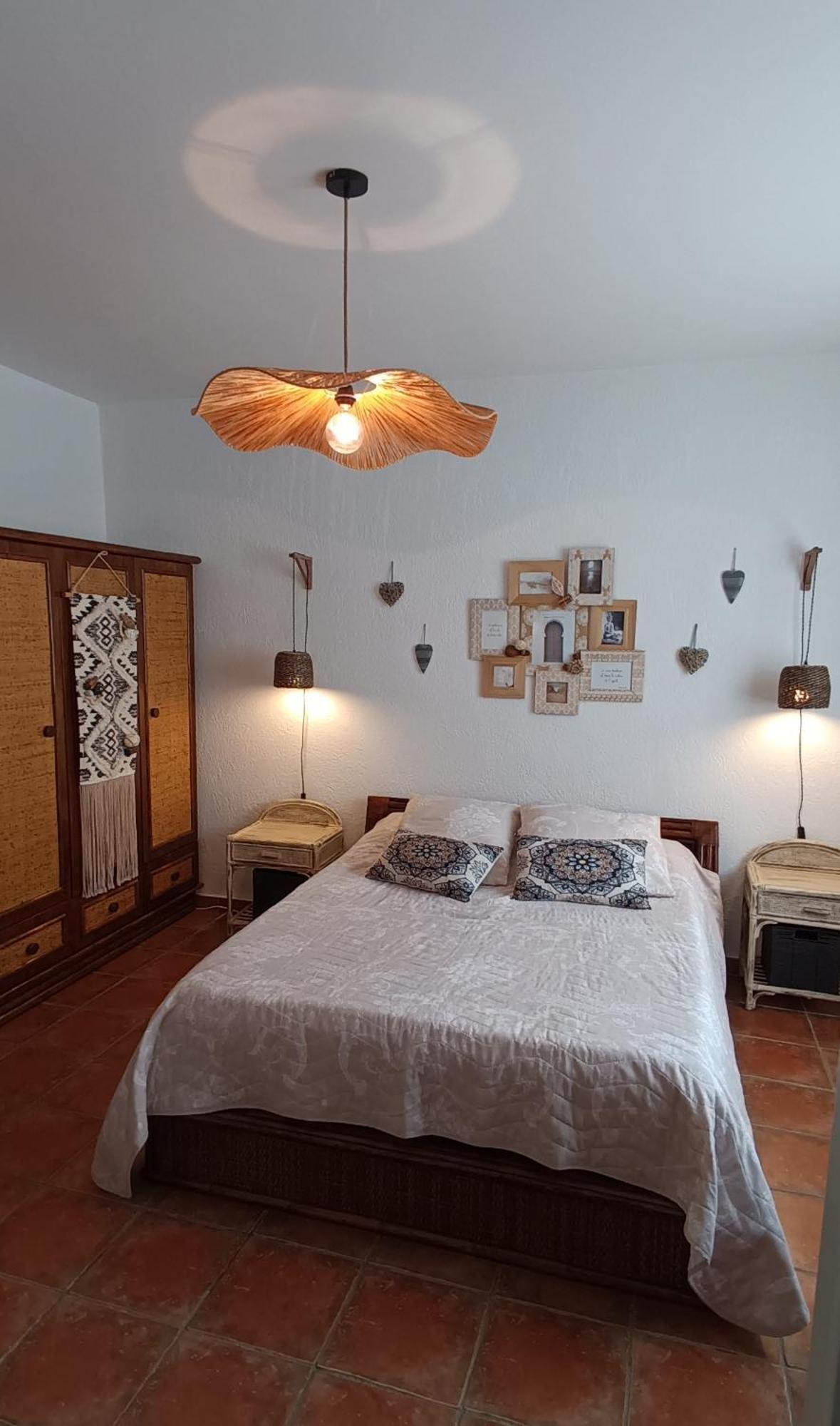 Le Petit Patio Panzió Aigues-Mortes Kültér fotó