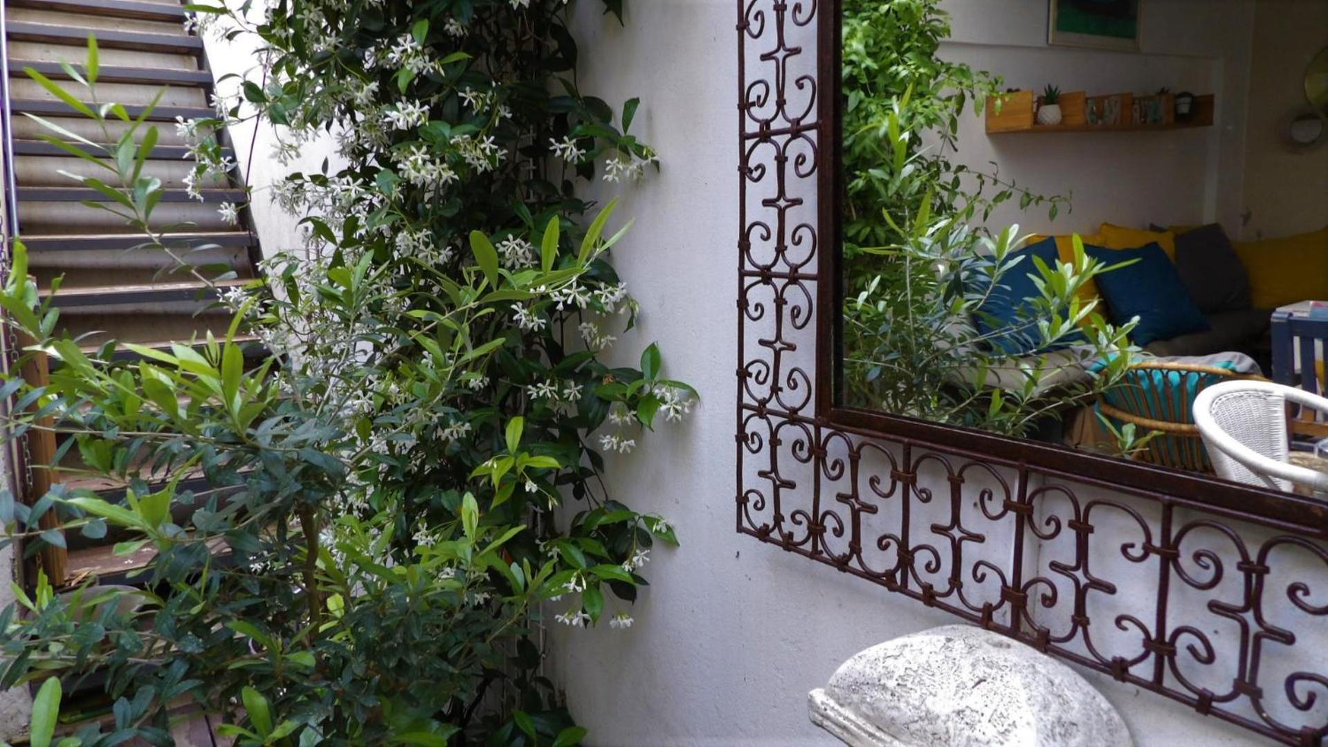 Le Petit Patio Panzió Aigues-Mortes Kültér fotó