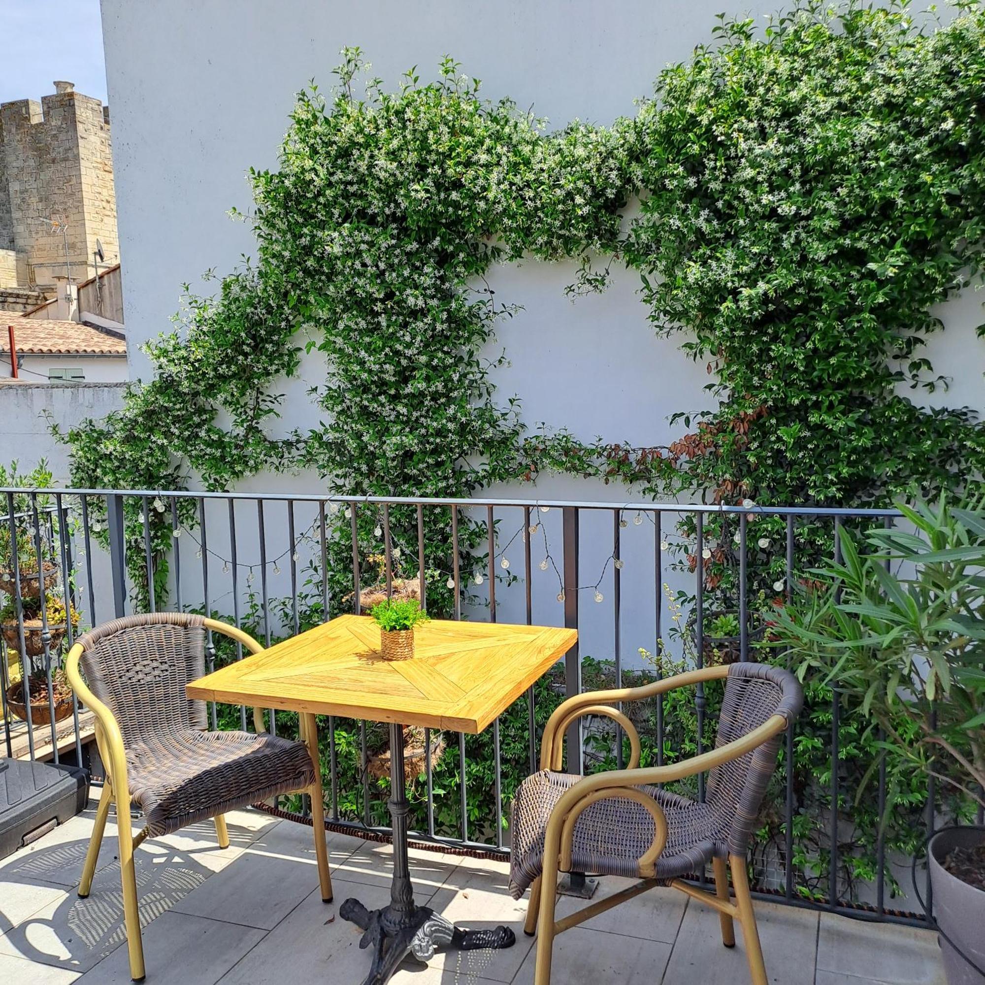 Le Petit Patio Panzió Aigues-Mortes Kültér fotó